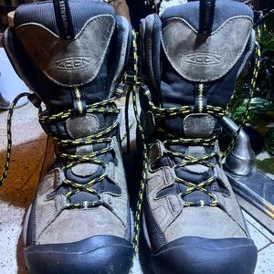 Keen Summit County Mens Hiking Boots